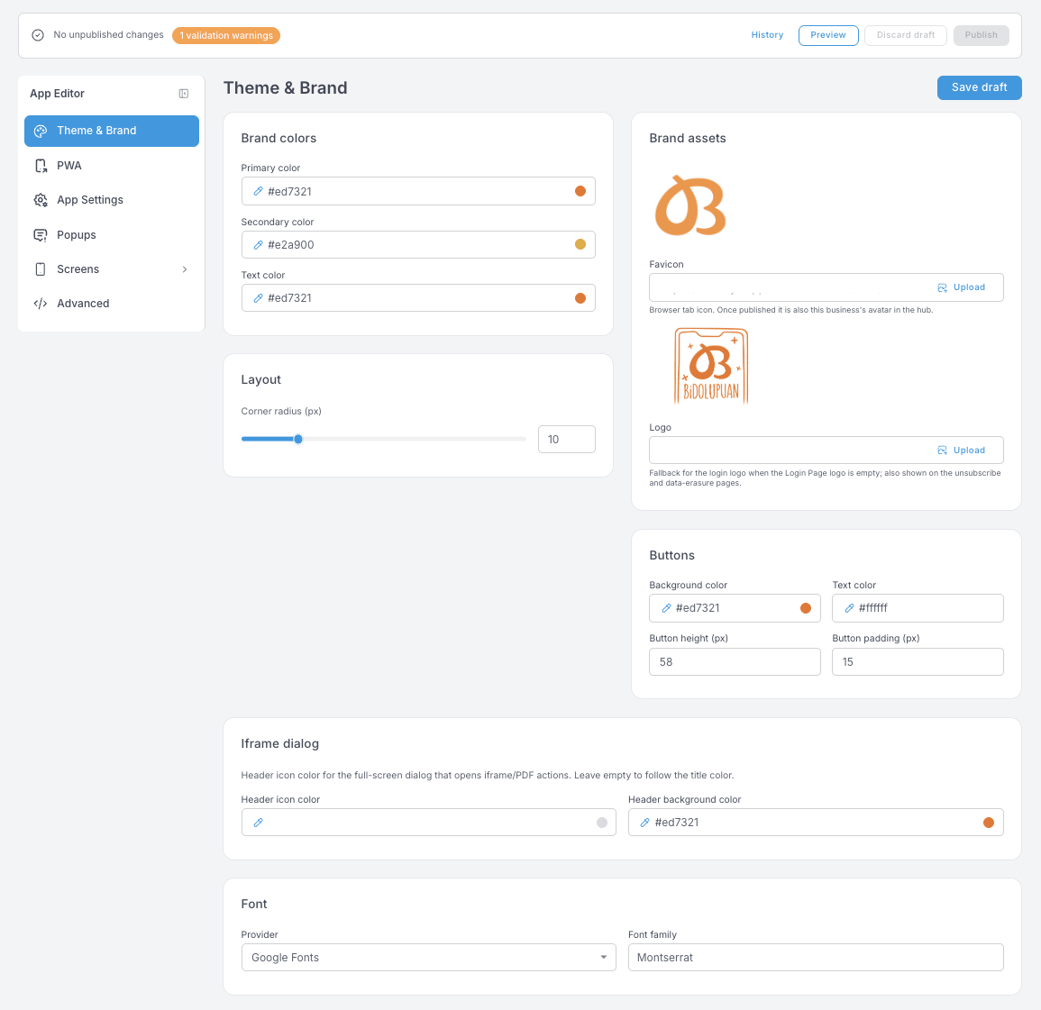 Panel Theme &amp; Brand — Brand colors (primario, secundario, texto), Layout con un deslizador para el Corner radius, Brand assets con la subida de Favicon y Logo, y los bloques Buttons, Iframe dialog y Font