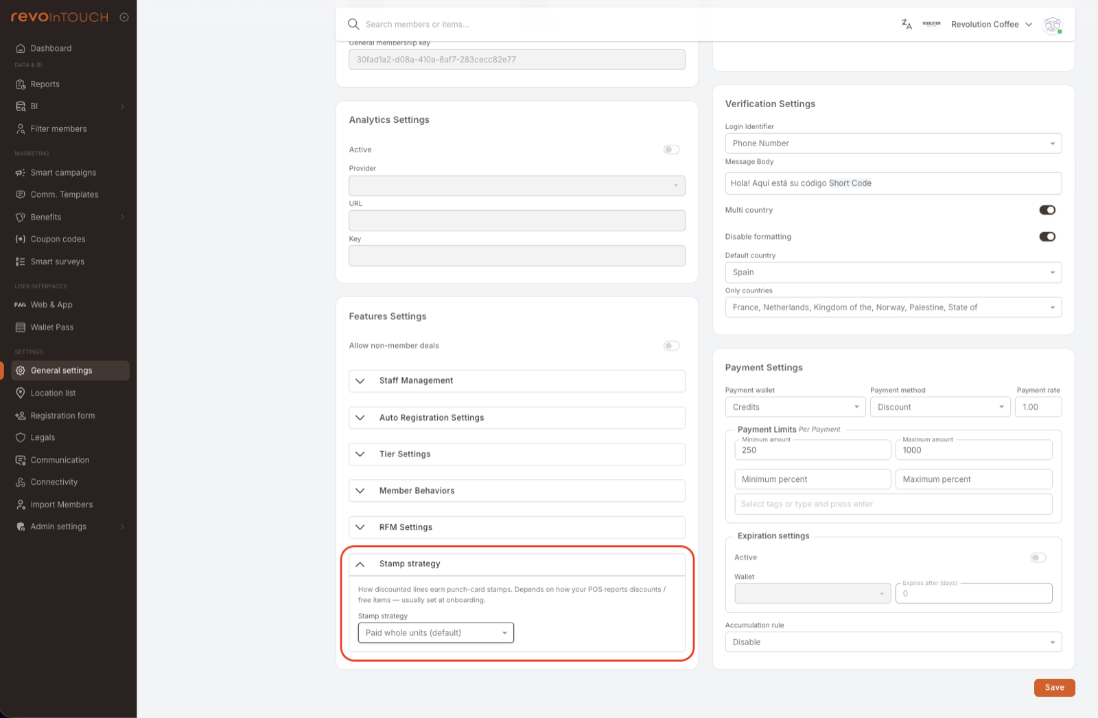 Genel Ayarlar sayfasında, Özellik ayarları kartının en altında açılmış Stamp strategy akordeonu; Staff Management, Auto Registration Settings, Tier Settings, Member Behaviors ve RFM Settings'in altında. "How discounted lines earn punch-card stamps. Depends on how your POS reports discounts / free items — usually set at onboarding." yardım metni ve "Paid whole units (default)" seçili Stamp strategy listesi görünüyor. Kaydet butonu sayfanın sağ altında.